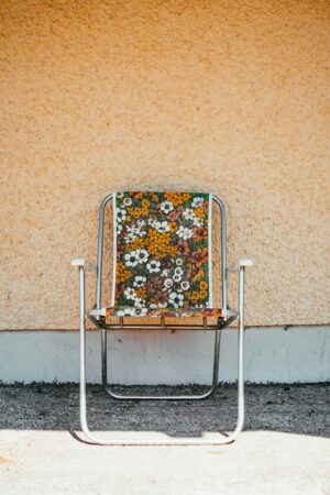 Retro Floral Folding Lawn Chair